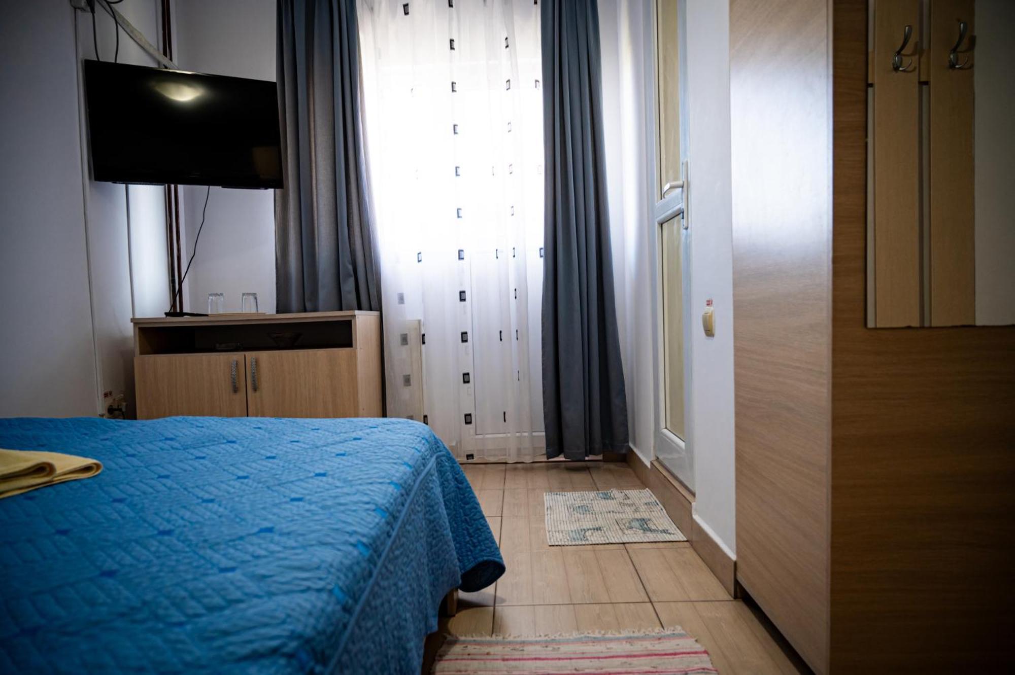 Casa La Dinamo Hotell Două Mai Exteriör bild