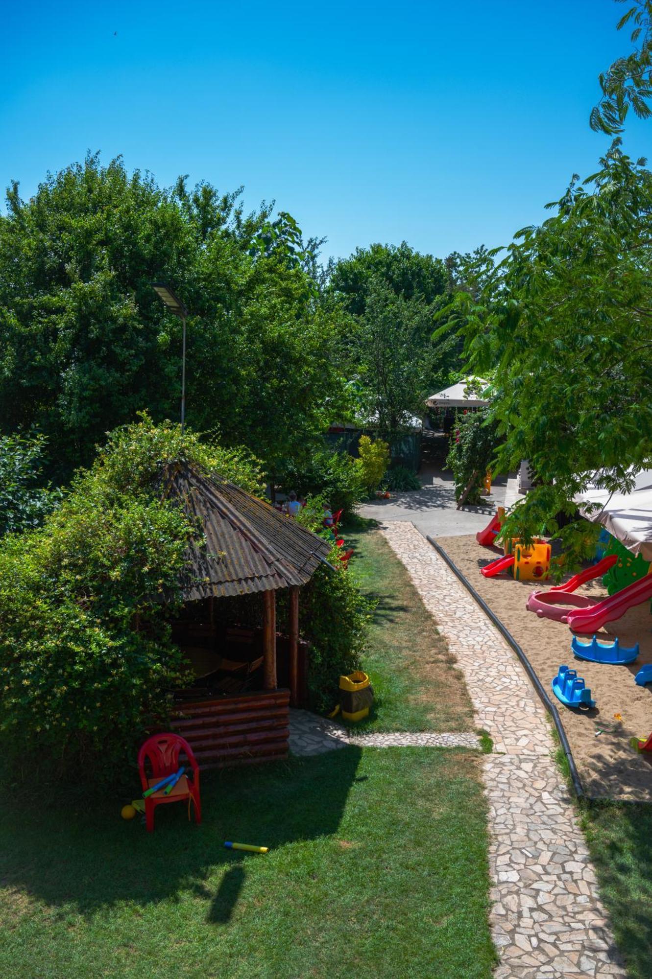 Casa La Dinamo Hotell Două Mai Exteriör bild