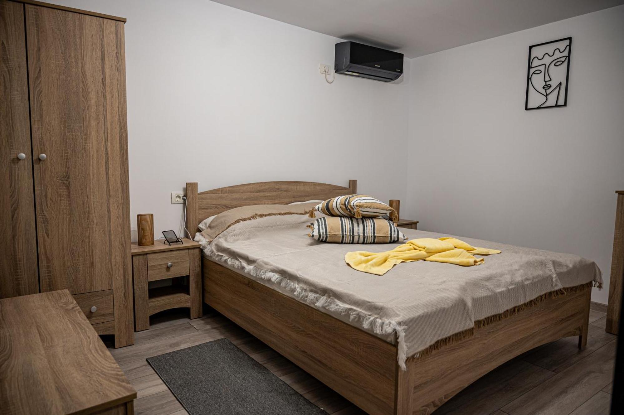 Casa La Dinamo Hotell Două Mai Exteriör bild